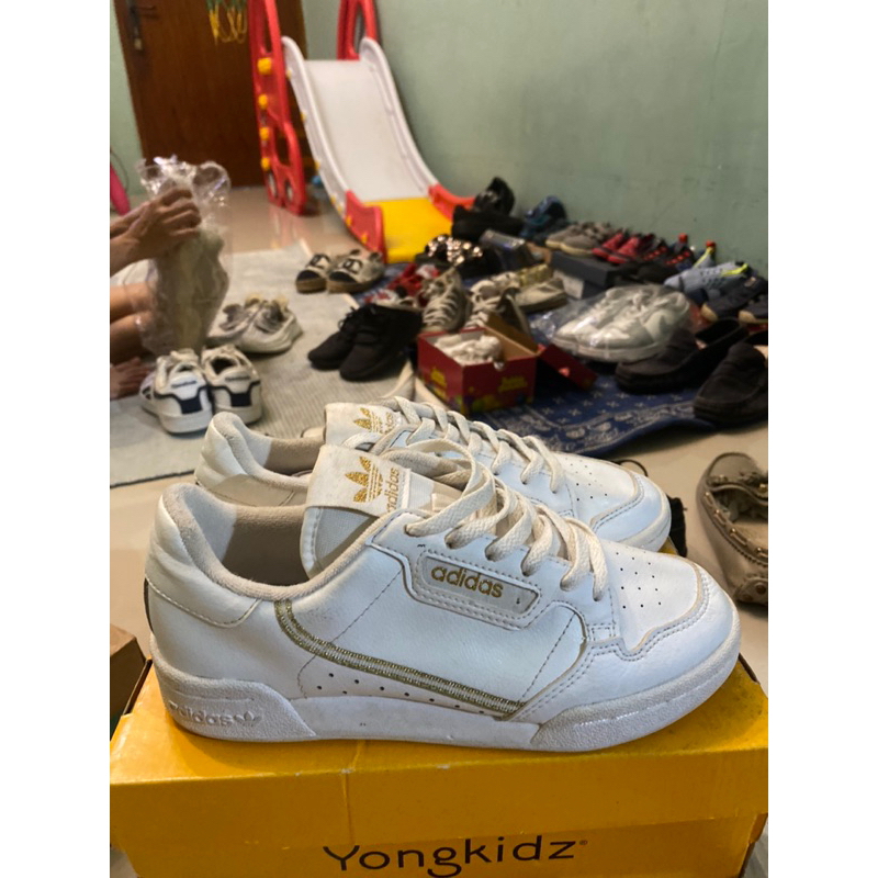 preloved sepatu putih