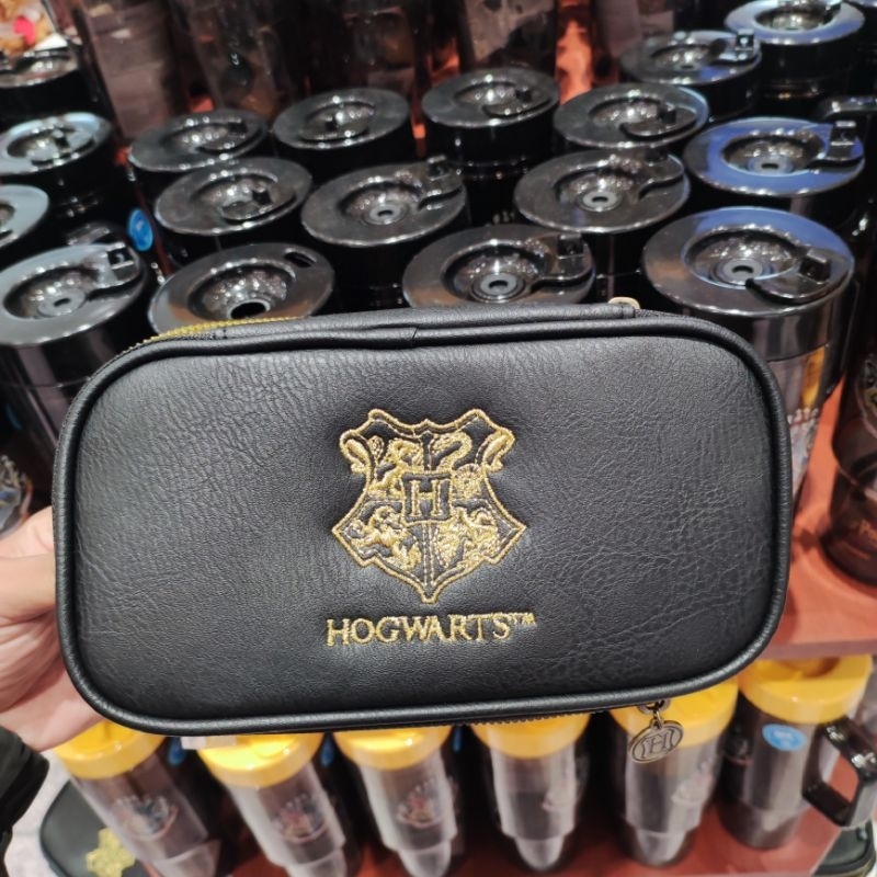 

Miniso Kotak Pensil Harry Potter - Harry Potter Golden Embroidery Stationery Case