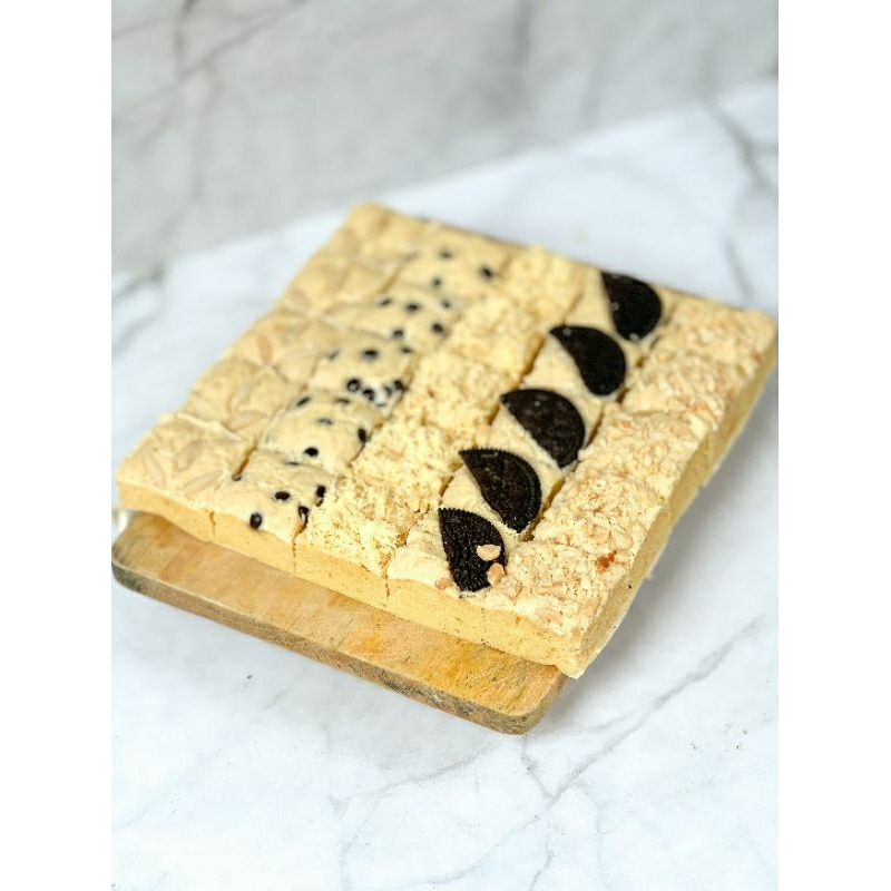 

Fudgy Brownies Sekat Coklat Putih (R)