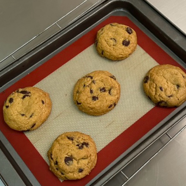

SOFT COOKIES PREMIUM | soft and smooth melt chocolate cookies | kukis premium