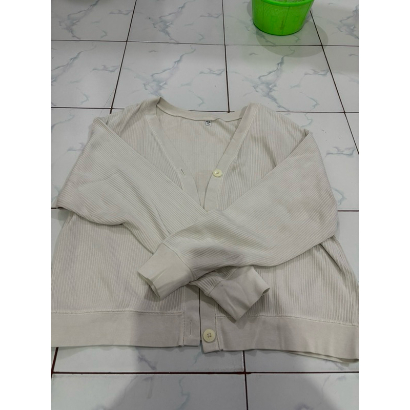 BOOKED CARDIGAN UNIQLO
