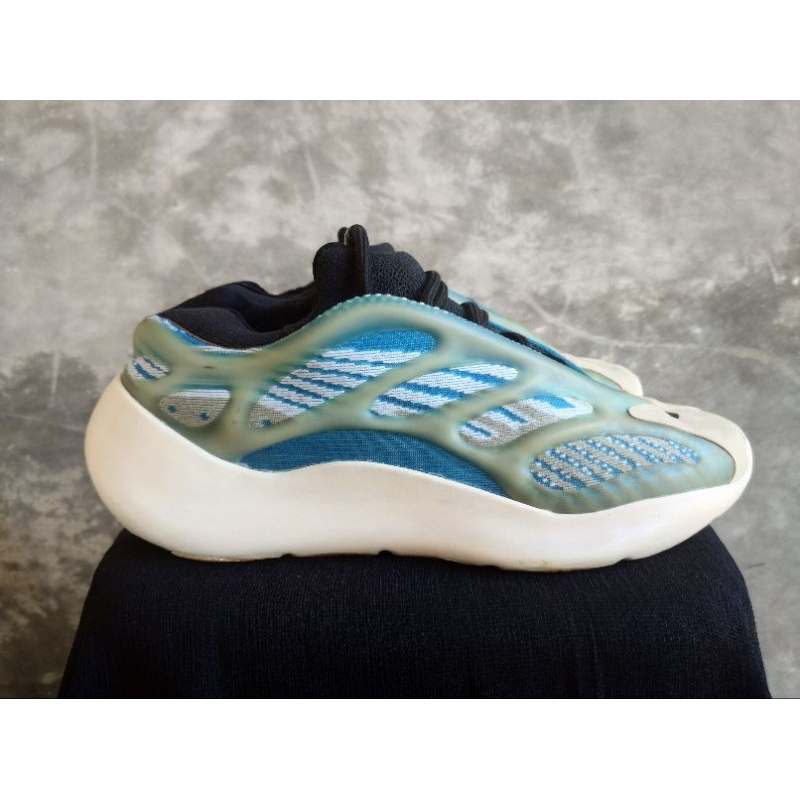 Adidas Yeezy 700 V3 Arzareth Second Branded Size 41