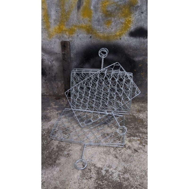 pemanggang panggang ikan dan ayam terlaris