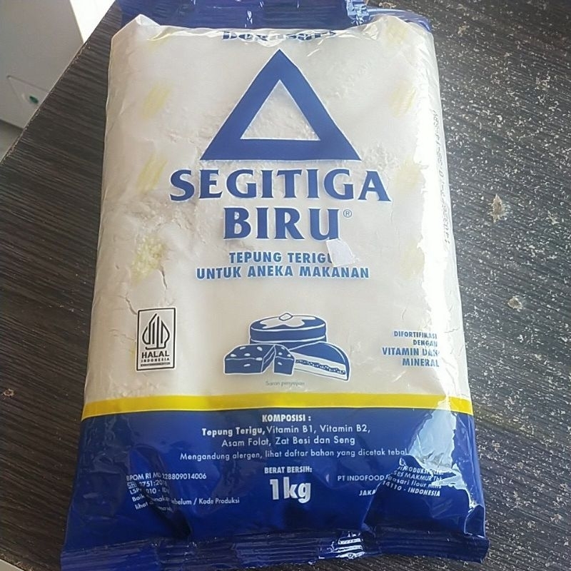 

Tepung Terigu 1kg Segitiga Biru