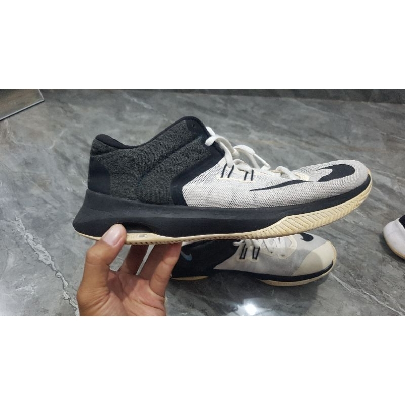 sepatu volly second 42.5