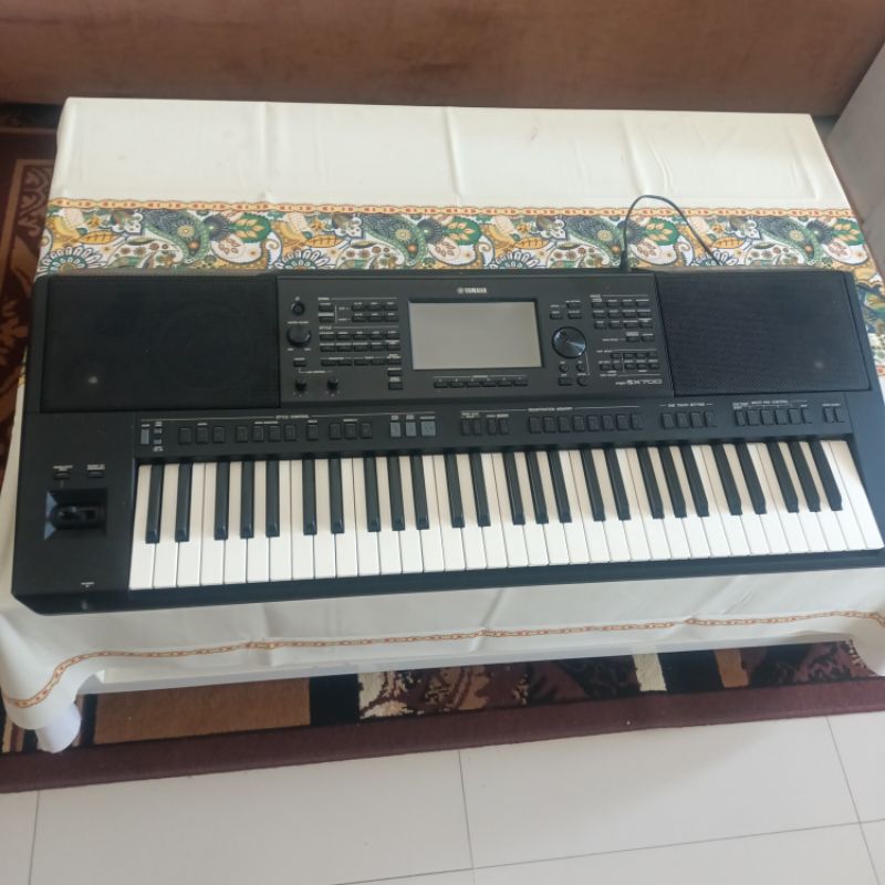 Yamaha PSR - SX 700 bekas