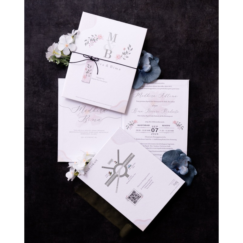 

CUSTOM INVITATION MODEL LIPAT&TALI NYLON (HARDCOVER)