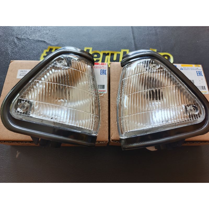 LAMPU SENJA KORNER TOYOTA STARLET KOTAK