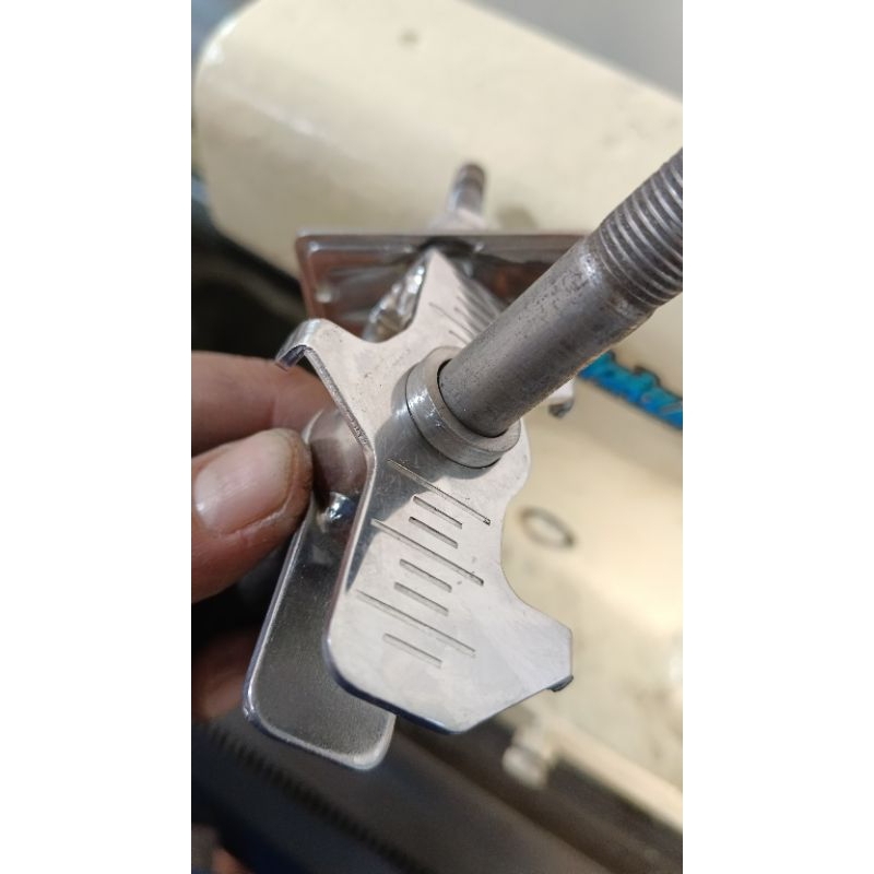 BOS ANTING AREM TIGER