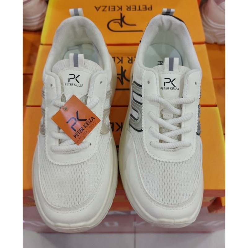 Sepatu sneakers wanita merk PETER KEIZA