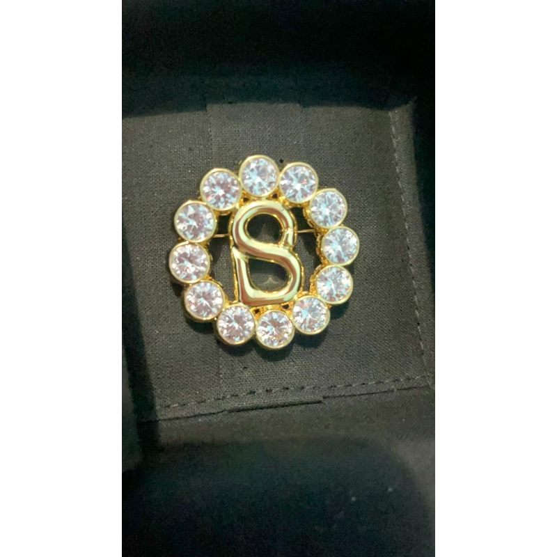 Buttonscarves Helena Brooch-GOLD NEW