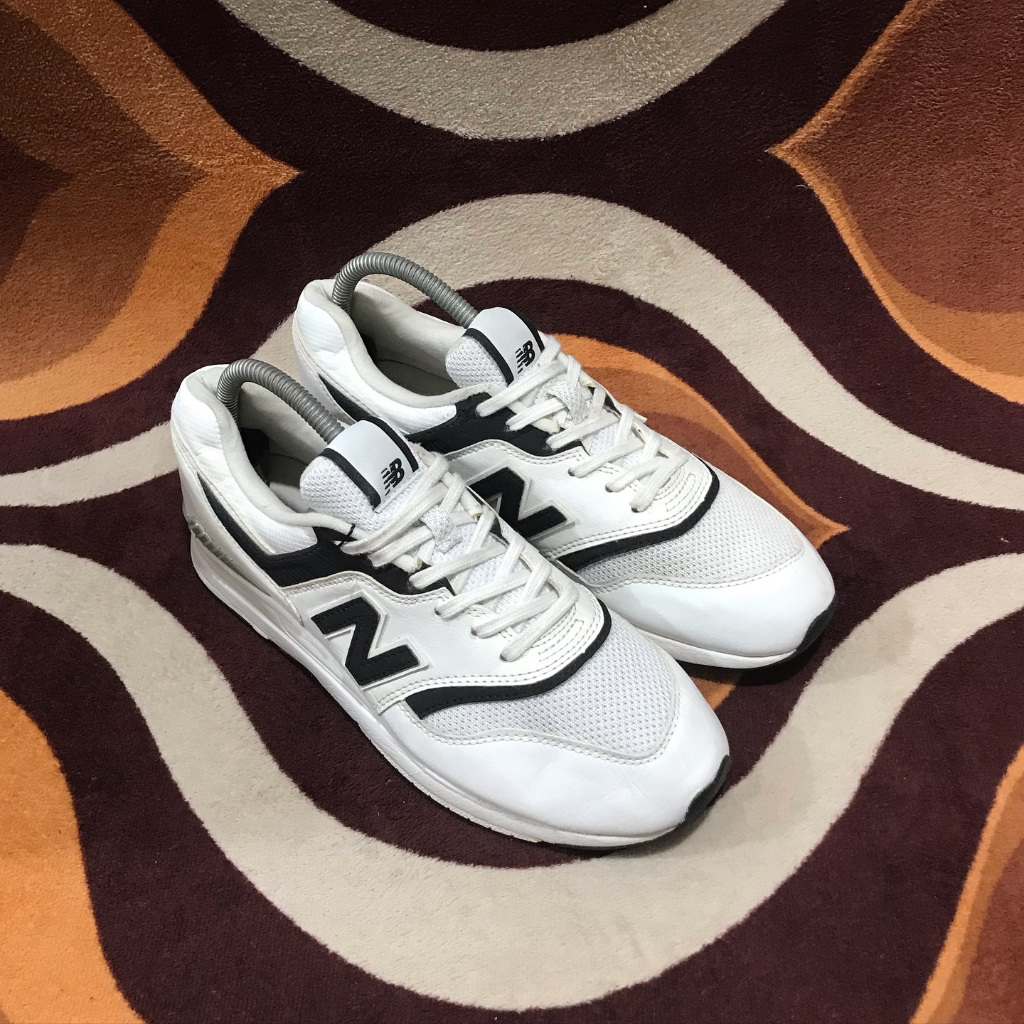 NEW BALANCE 697 White Black Leather (Made in China) Sepatu NB second original UNISEX