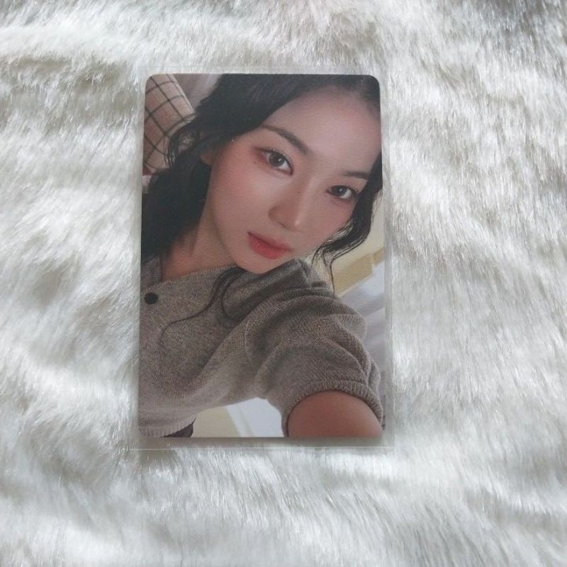 PHOTOCARD STAYC ISA METAMORPHIC POB EMART24