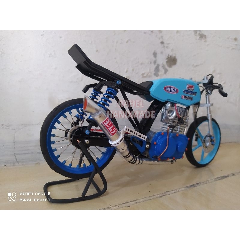 Miniatur drag GL HEREX bisa di gas dijamin realpic skala 1:12