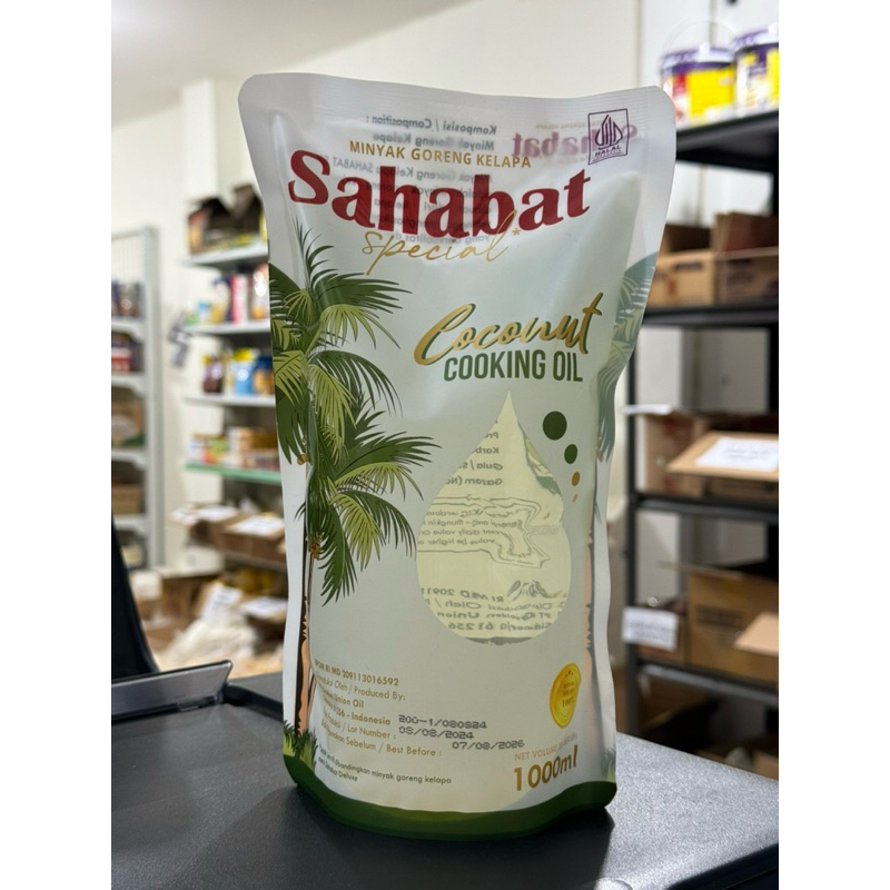 

Sahabat minyak goreng kelapa / coconut cooking oil 1000ml