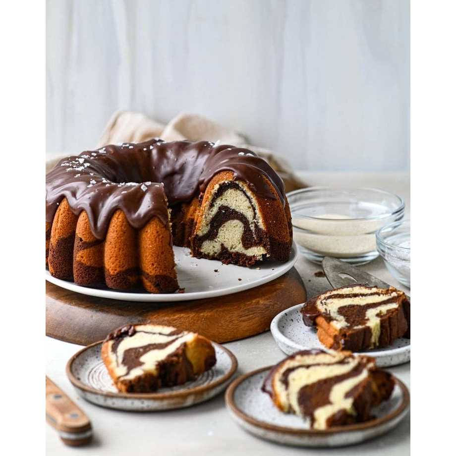 

Cake Marble With Saus