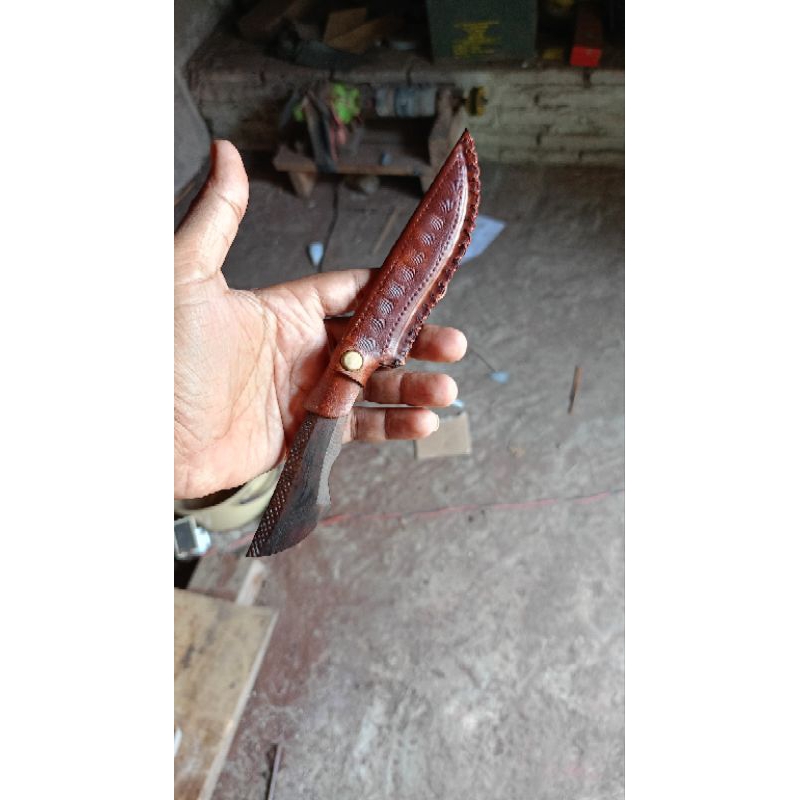 pisau kecil unik baja putih