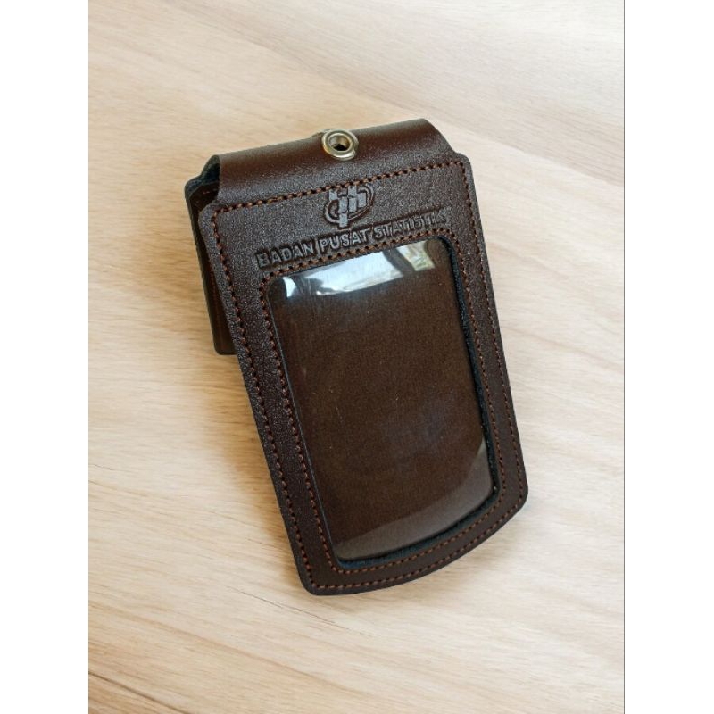 

Name Tag ID Card Holder Khusus Untuk Pegawai BPS ( BADAN PUSAT STATISTIK) Doble Magnet Kulit Sapi Asli 100% Kulit