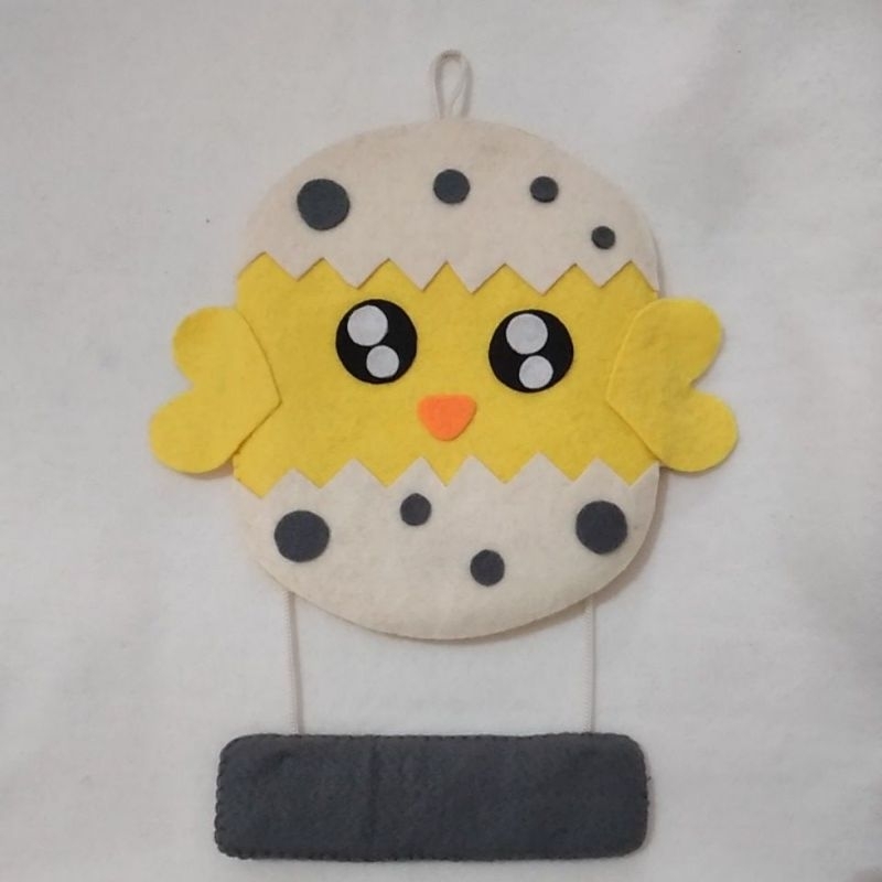 hiasan dinding gantungan nama anak ayam