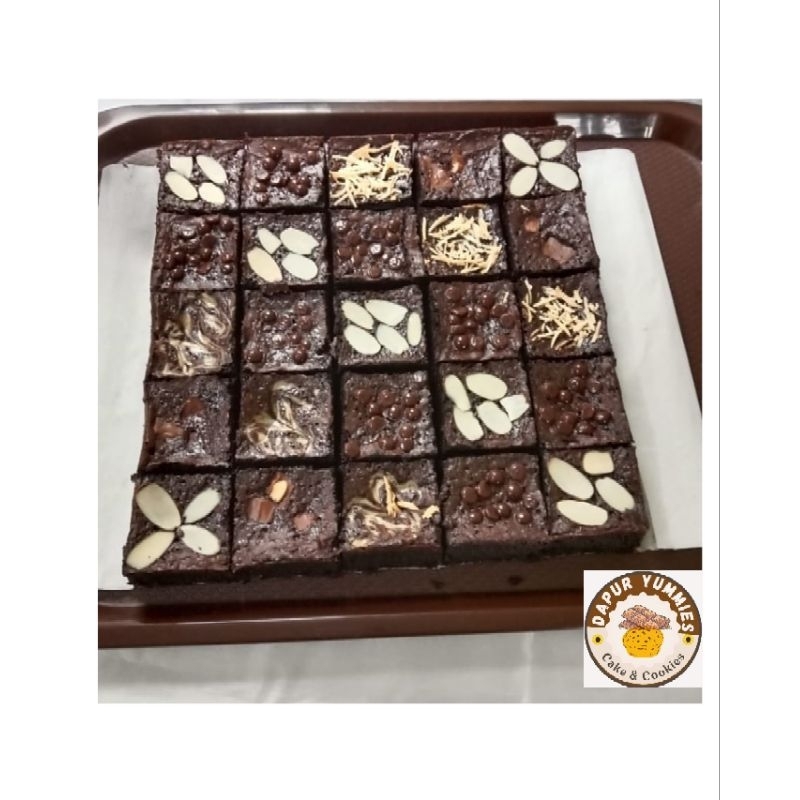 

FUDGY BROWNIES MIX TOPPING 18 x 18 FREE Packaging vakum seal