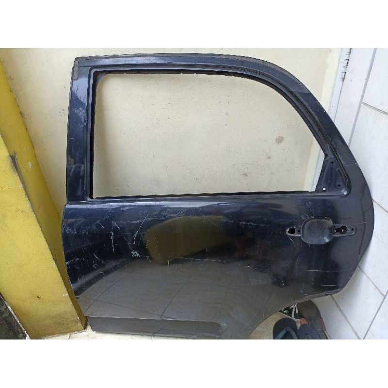 pintu tengah rush 2014