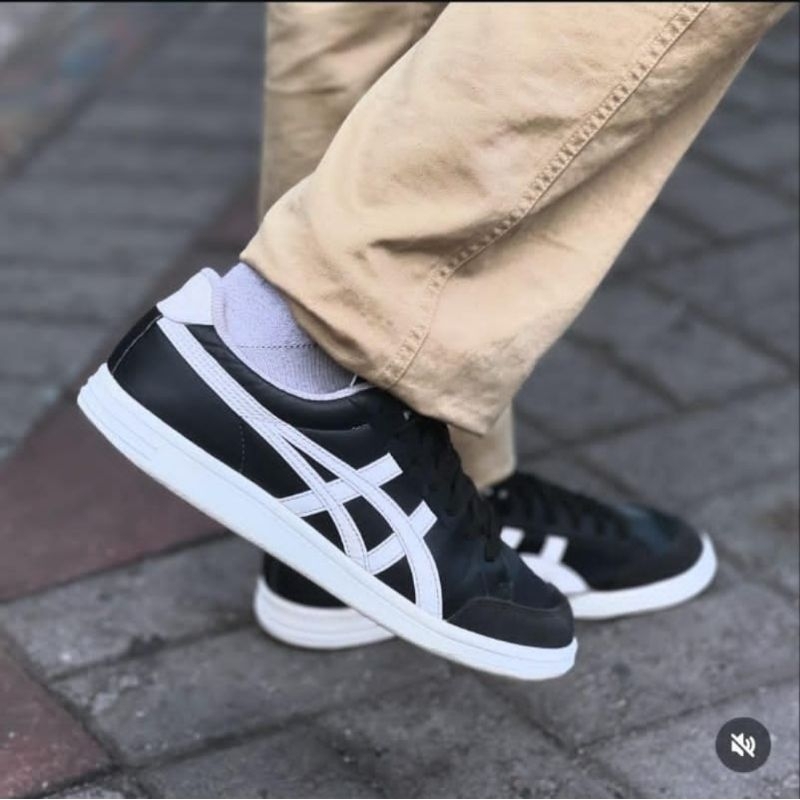 ONITSUKA TIGER ADVANTI BLACK WHITE