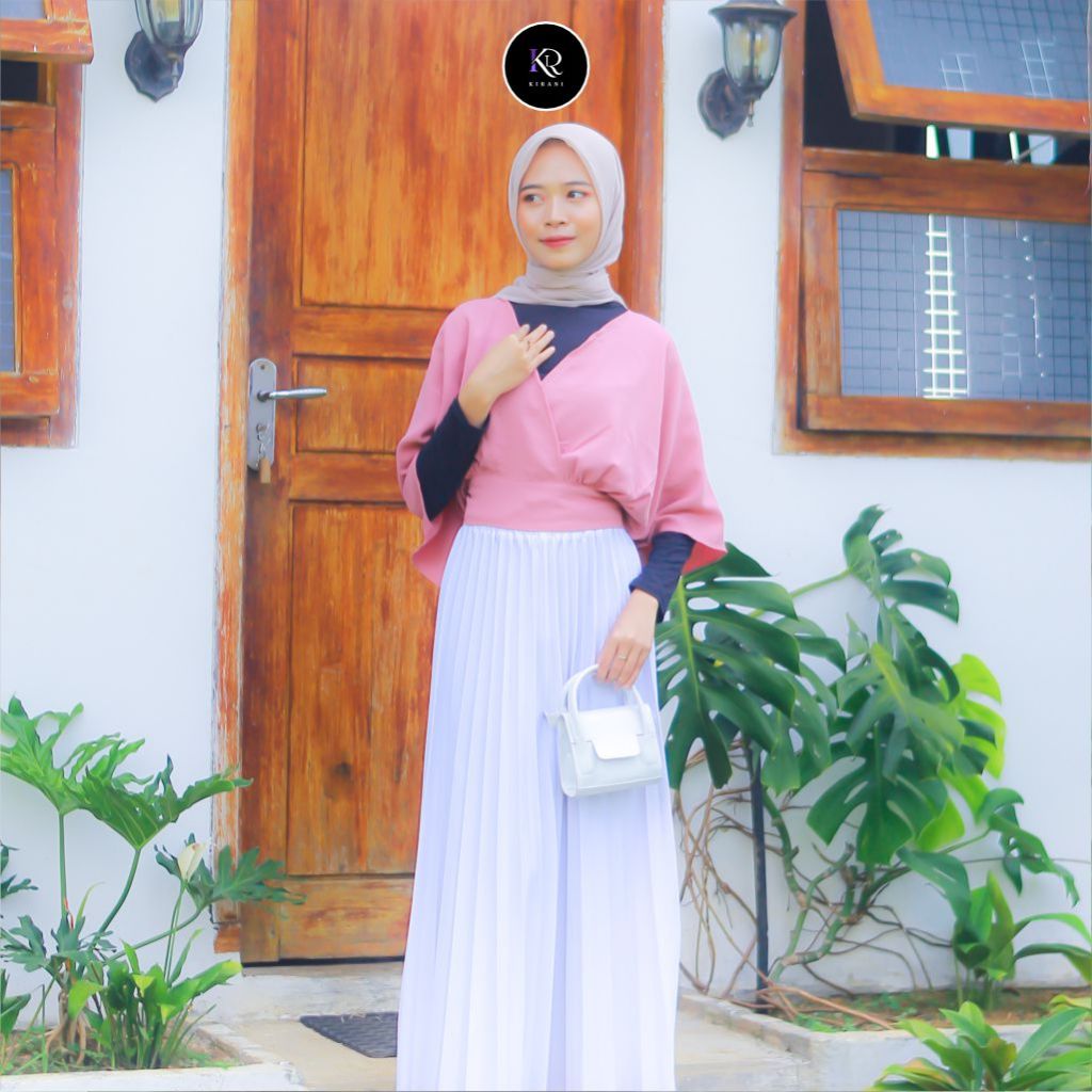 𝐊𝐈𝐑𝐀𝐍𝐈 FEMEI Outer Crop Top Crinkle Korean Style Kekinian