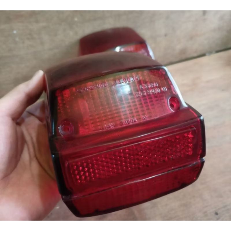 mika stoplamp lampu rem belakang vespa PTS SIEM non Original