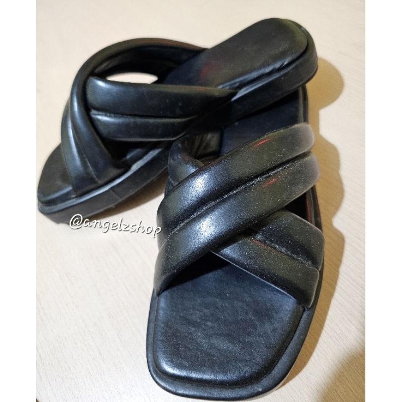 Preloved Sandal Flat Platform Wanita Hitam