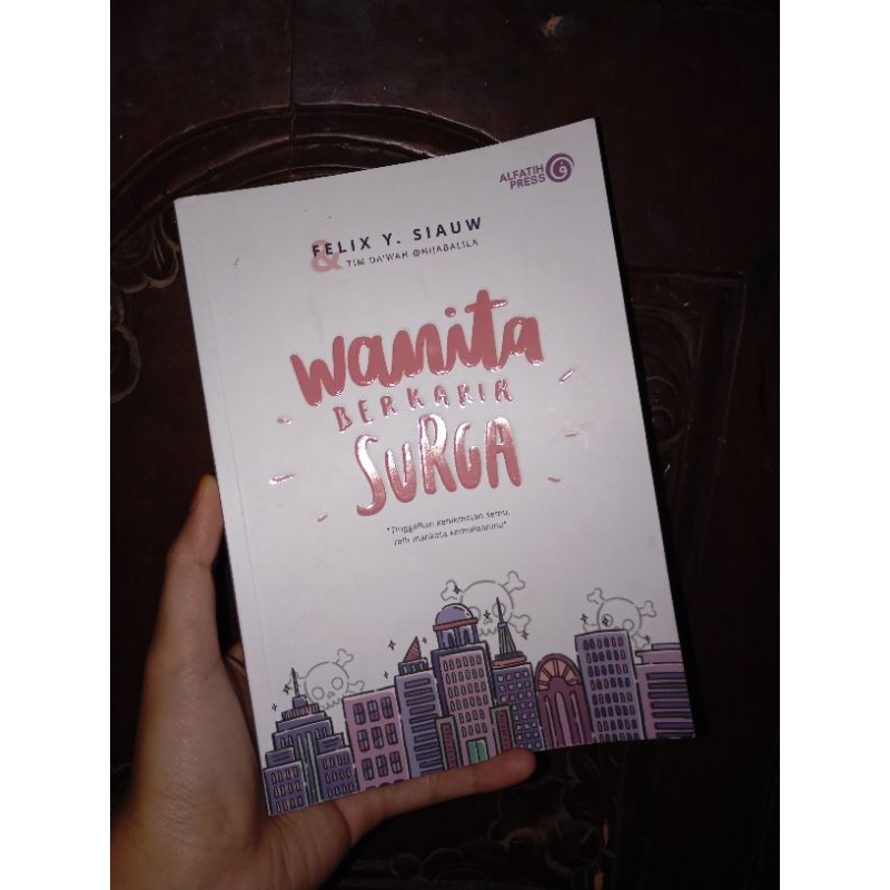 PRELOVED Buku "Wanita Berkarir Surga" karya ust. Felix Siauw x Hijab Alila