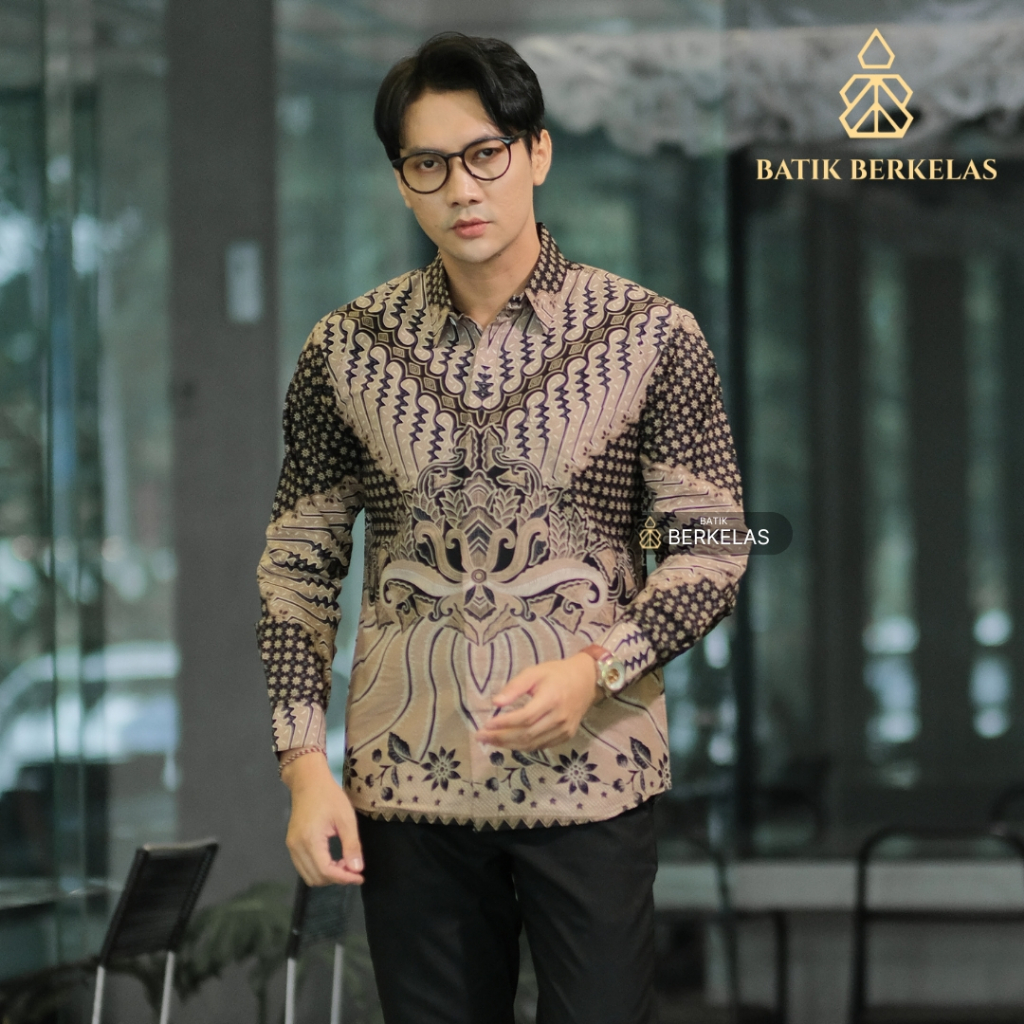 BATIK BERKELAS Airlangga Kemeja Batik Pria Slimfit Lapis Furing Katun Elegan Lengan Panjang Untuk Ko