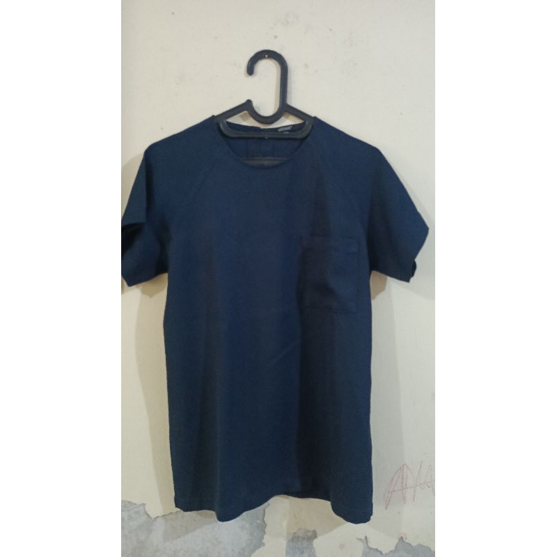 Preloved Atasan Wanita Biru Dongker Merk Hardware