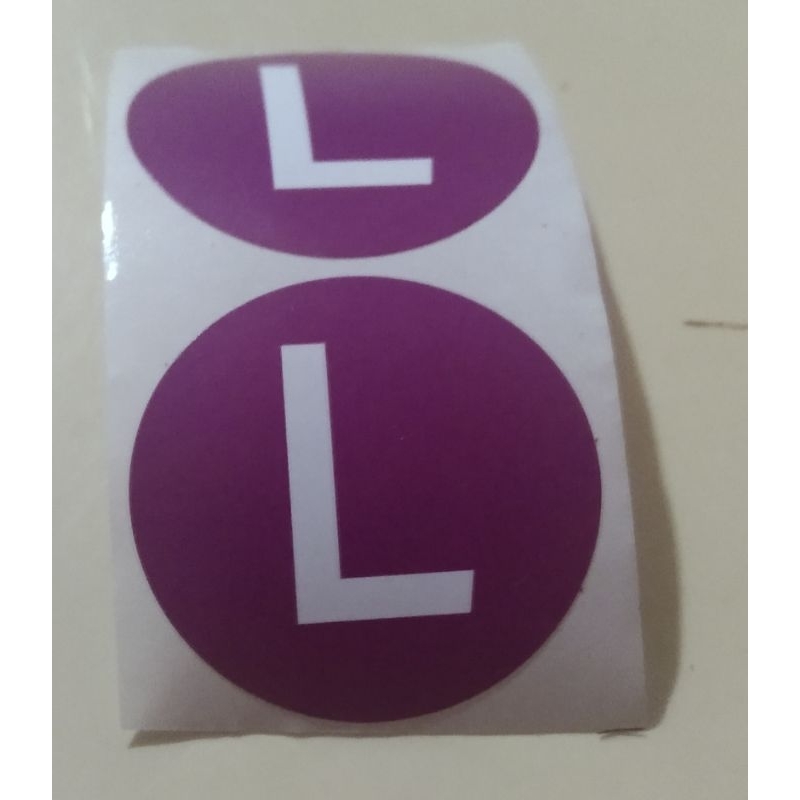 

Stiker Label Size Pakaian / Stiker Ukuran Pakaian "L" Diameter 2,5cm