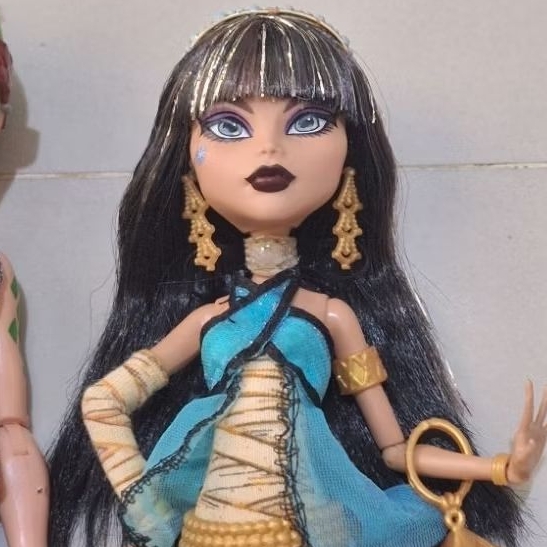 Boneka Mainan Monster High Signature Cleo de Nile & Deuce Gorgon