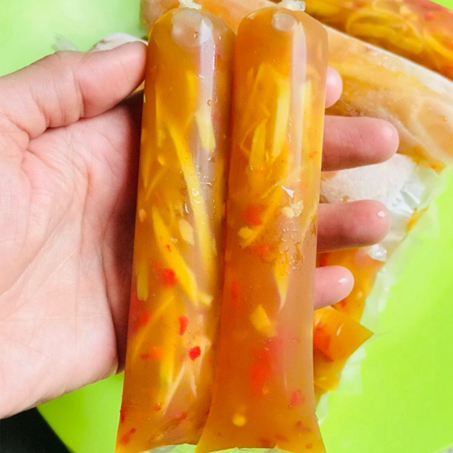 

ES MAMBO/ES LILIN RUJAK MANGGA PEDAS MANIS TANPA PEMANIS BUATAN