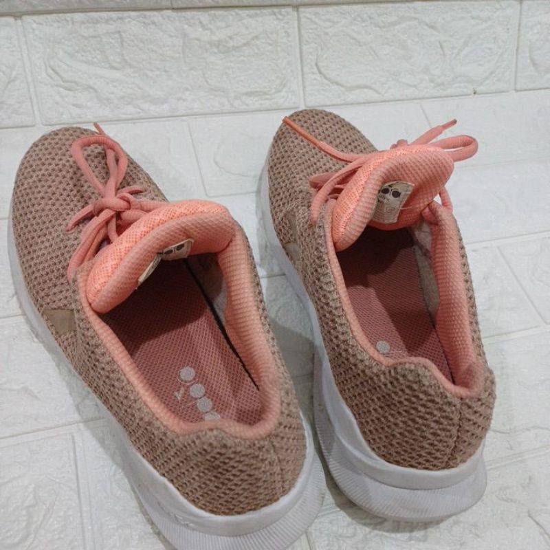 sepatu diadora wanita preloved size 40