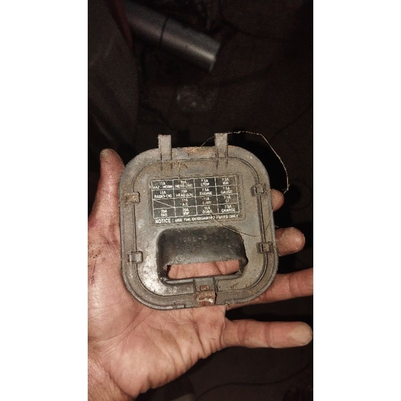 tutup box sekring Kijang Kapsul