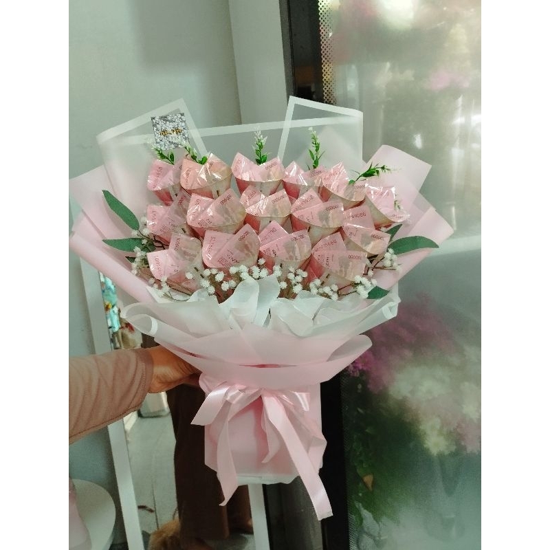 Buket uang asli model corong15 lembar, pecahan 100rbWrapping pink mix putih@FLOWCATT