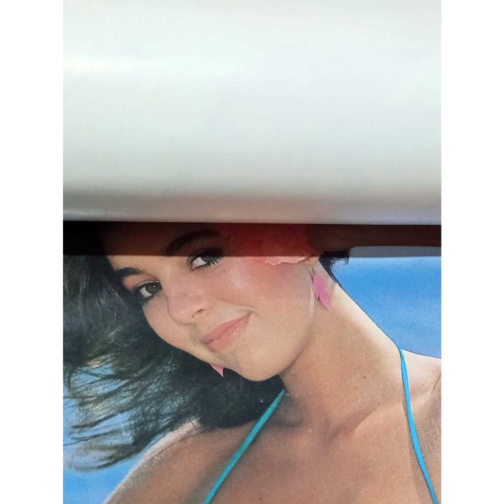 

Koleksi Langka Jadul Lawas Kalender tahun 1988 Model di pantai