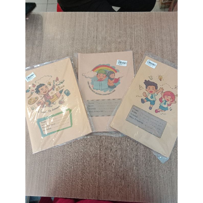 

Sampul Buku Coklat Karakter 20 Lembar