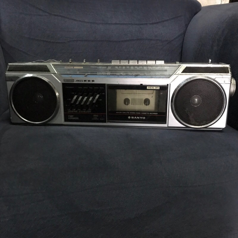 Radio Tape Sanyo Vintage Jadul Hanya Untuk Pajangan