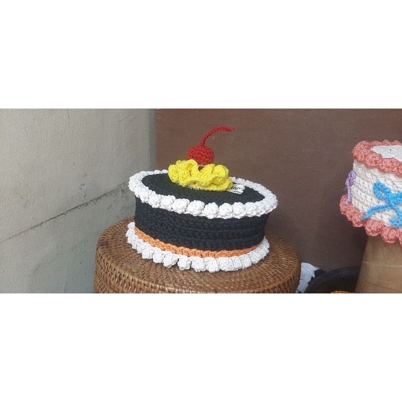 

dummy cake crochet/ kue ulang tahun custom / crochet cake
