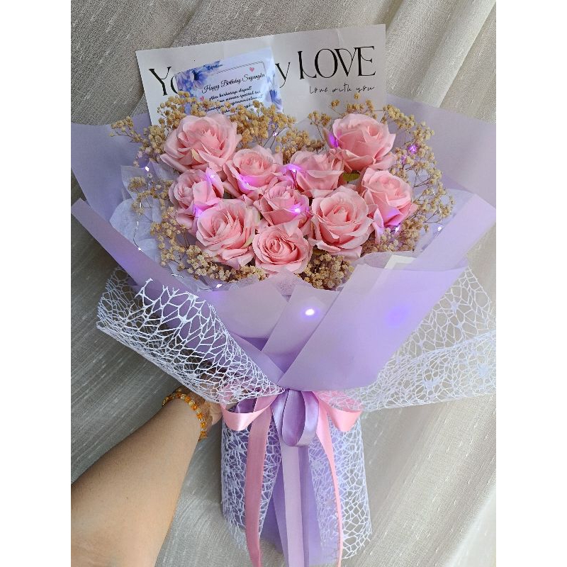 

BUKET ULTAH / BUKET VALENTINE / BUNGA / BUKET ANNIVERSARY / KADO MURAH / BUKET BUNGA / KADO ULTAH / KADO KEKINIAN