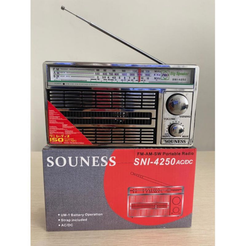 Radio FM/AM/SW Souness model national. Radio SNI 4250 / 3750