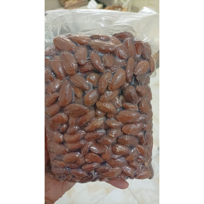 

kacang almond kupas kemasan 500gr