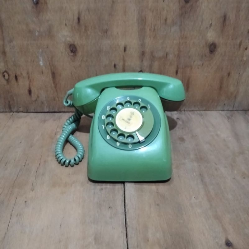 Telepon rumah telepon kabel telepon putar jadul vintage antik lawas kuno