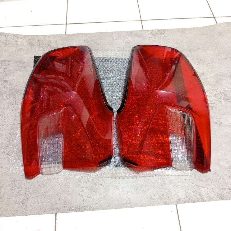 Mika Lampu Belakang Suzuki XL 7 Original New Suzuki XL7