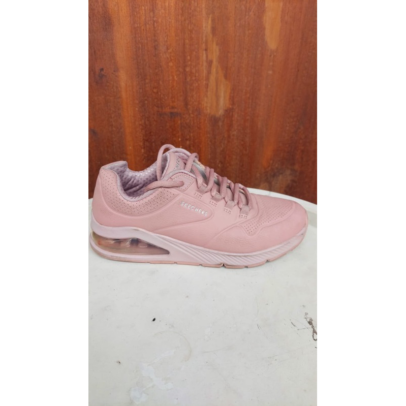 Skechers Uno (PRELOVED)
