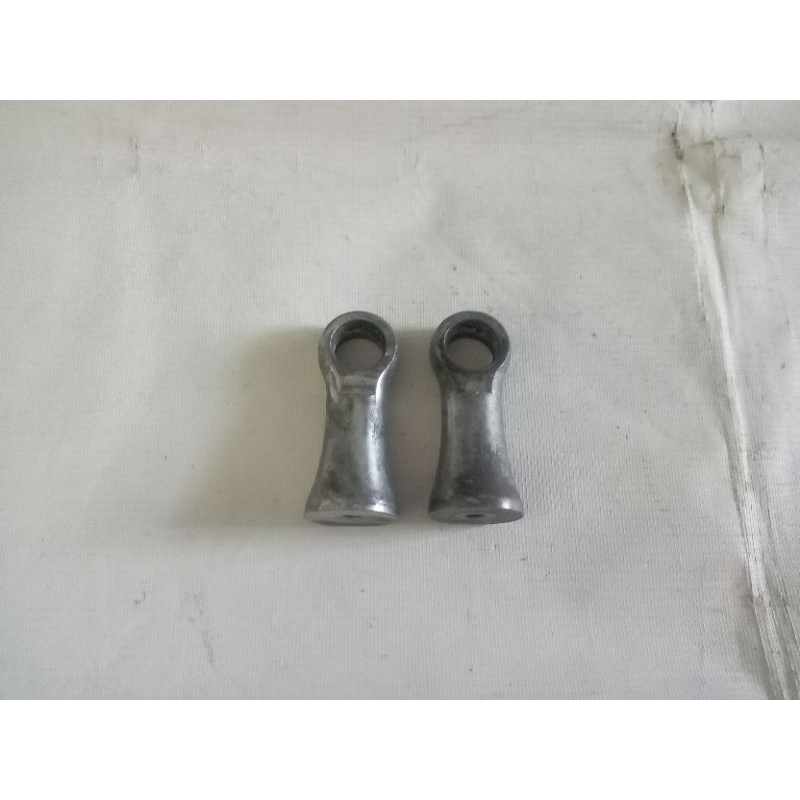 Pangkon Anting Sambungan Shock Belakang Honda Supra X 125 Drat 12 Original Seken Copotan