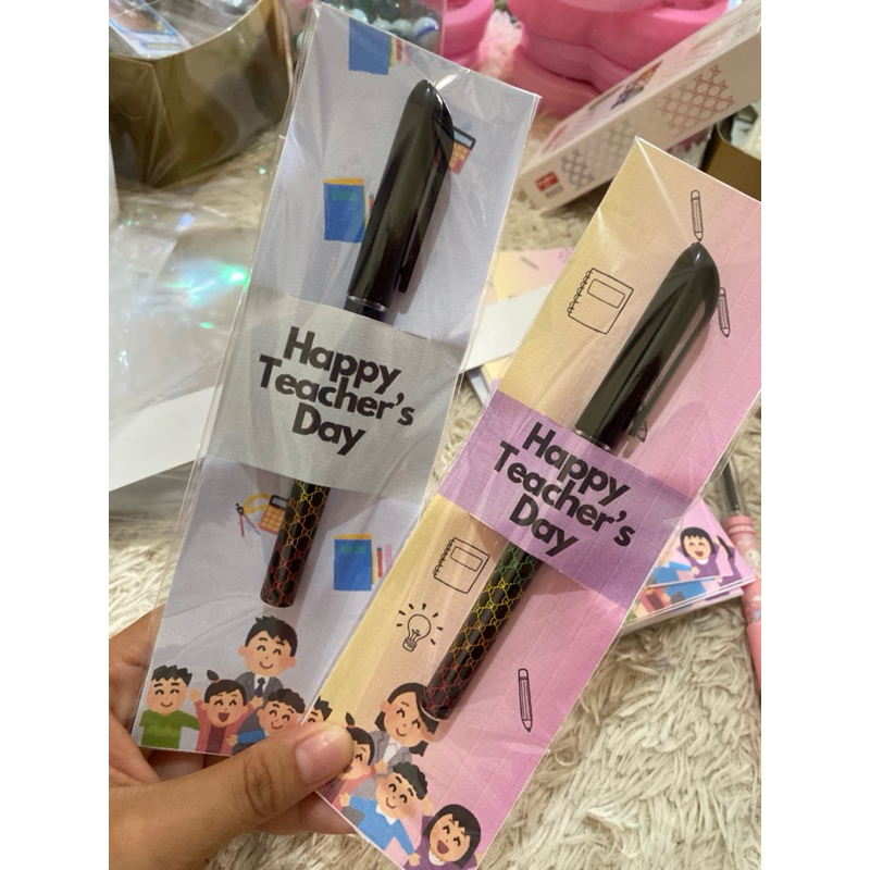 

Gift hari guru